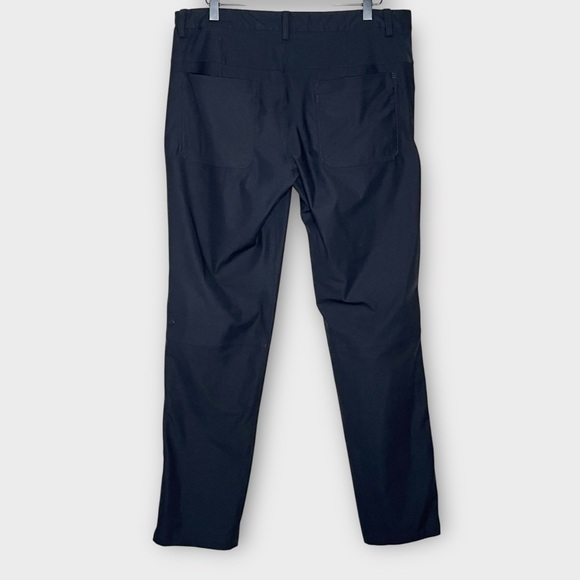 LULULEMON black men’s tech zip closure pants size 36 performance athleisure